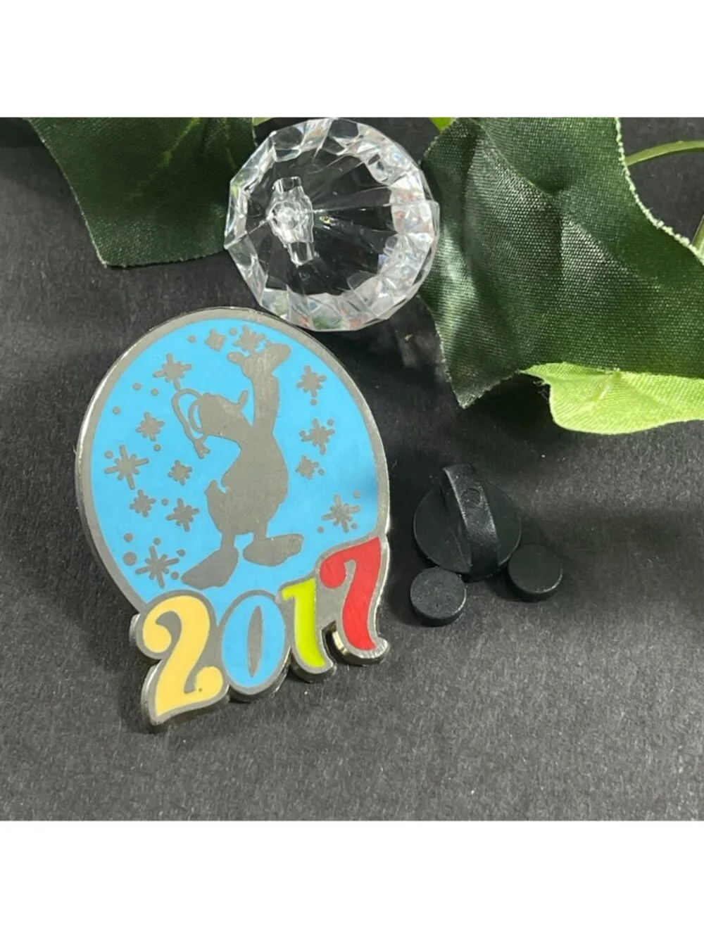 Disney Donald Duck Trading Pin Silhouette 2017 Badge Lapel Pin Brooch Jewelry